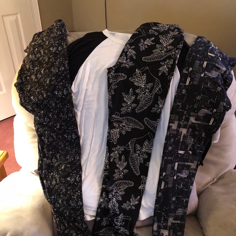 Lularoe (3 OS leggings and Randy top)